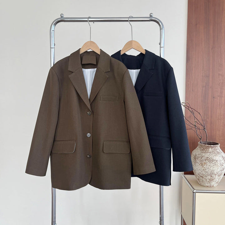 Damska marynarka oversize z kieszeniami z klapką – elegancki krój na każdą okazję