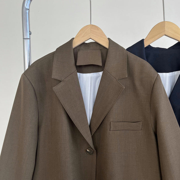 Damska marynarka oversize z kieszeniami z klapką – elegancki krój na każdą okazję