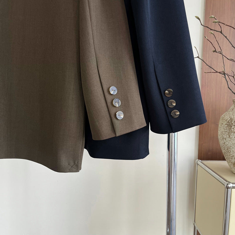 Damska marynarka oversize z kieszeniami z klapką – elegancki krój na każdą okazję