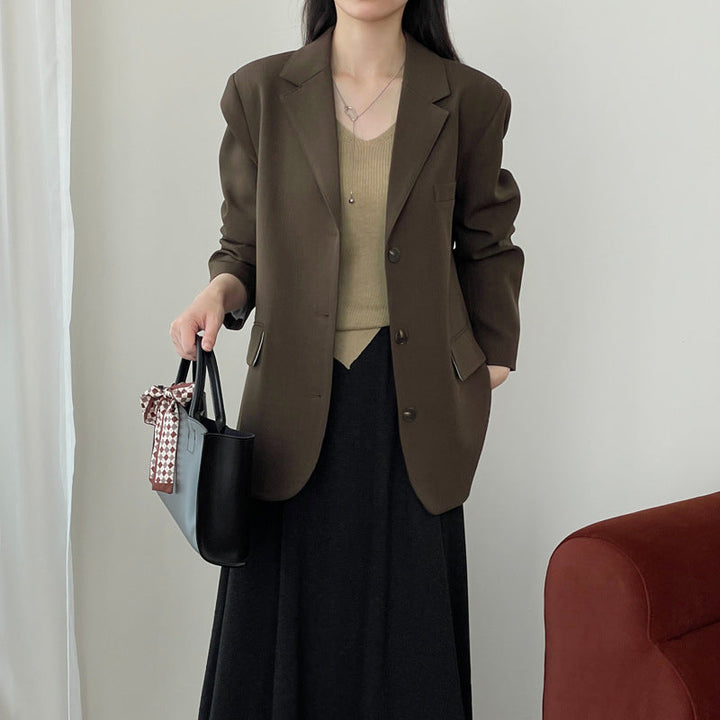 Damska marynarka oversize z kieszeniami z klapką – elegancki krój na każdą okazję