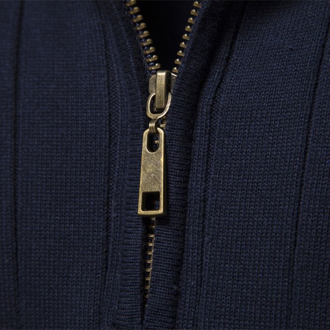 Męski sweter prążkowany z krótkim zamkiem pod szyją