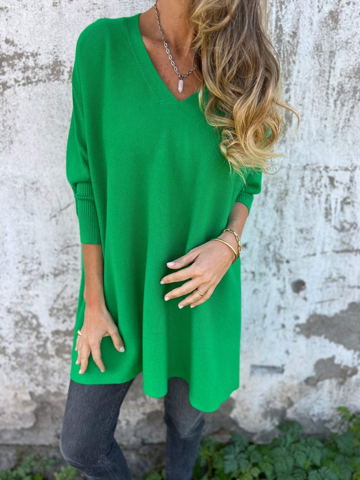 Karolina | Oversize’owy Sweter z Dekoltem w Serek