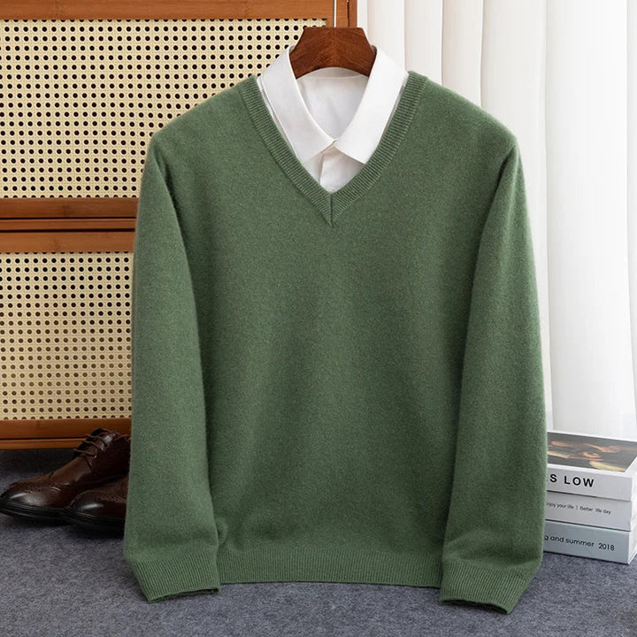 Sweter męski z wełny merynosów z dekoltem w serek – elegancki i uniwersalny